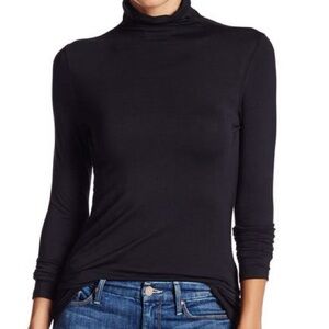 14th & Union Black Long Sleeve Women's Tee